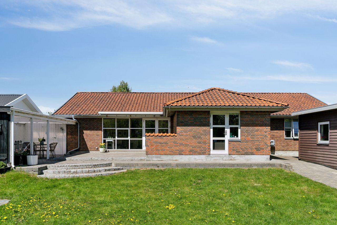 image 01